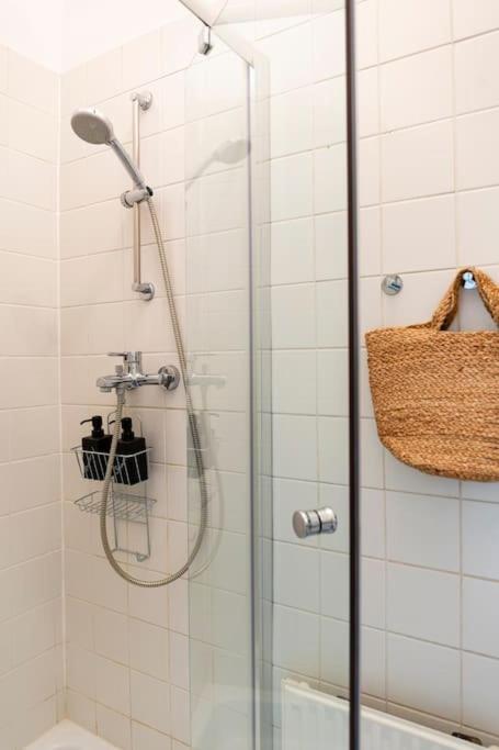 Savoir-Vivre In Unserer Zentralen Balkonwohnung Вена Экстерьер фото