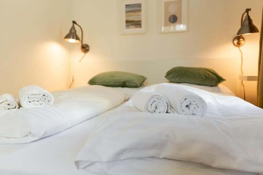 Savoir-Vivre In Unserer Zentralen Balkonwohnung Вена Экстерьер фото